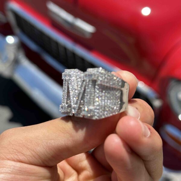 10K WHITE GOLD "M" INITIAL RING