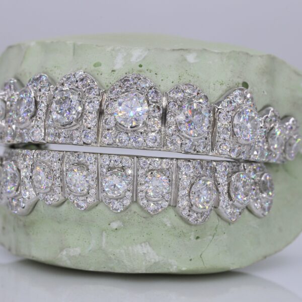 Pointer Stone Center VVS Moissanite Diamond Grillz