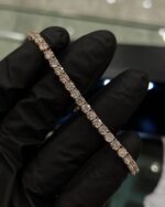 Elegant heart-cut tennis bracelet – timeless sparkle piece - Image 3