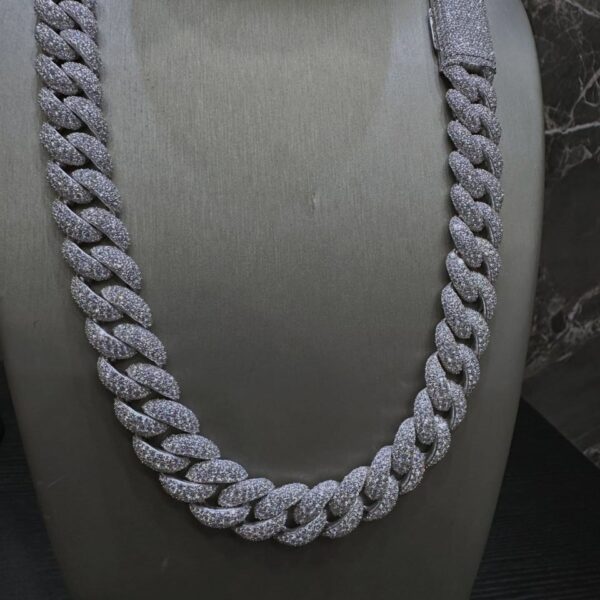 Fully iced Cuban link chain – bold silver statement piece