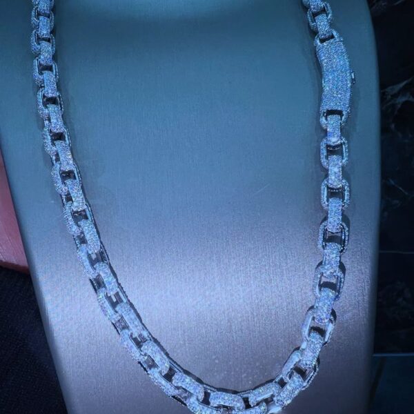 Luxury iced rectangular link chain – modern bold shine