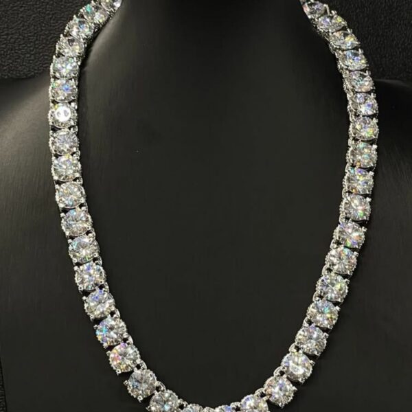 Classic Round-Cut Tennis Chain – Iced Luxury Piece